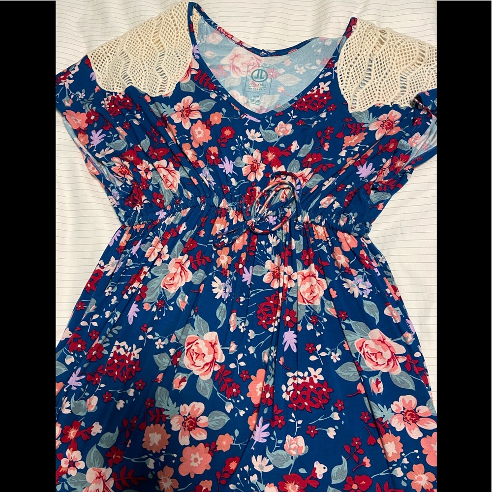 Liz Lange Maternity Shirt 💓💙